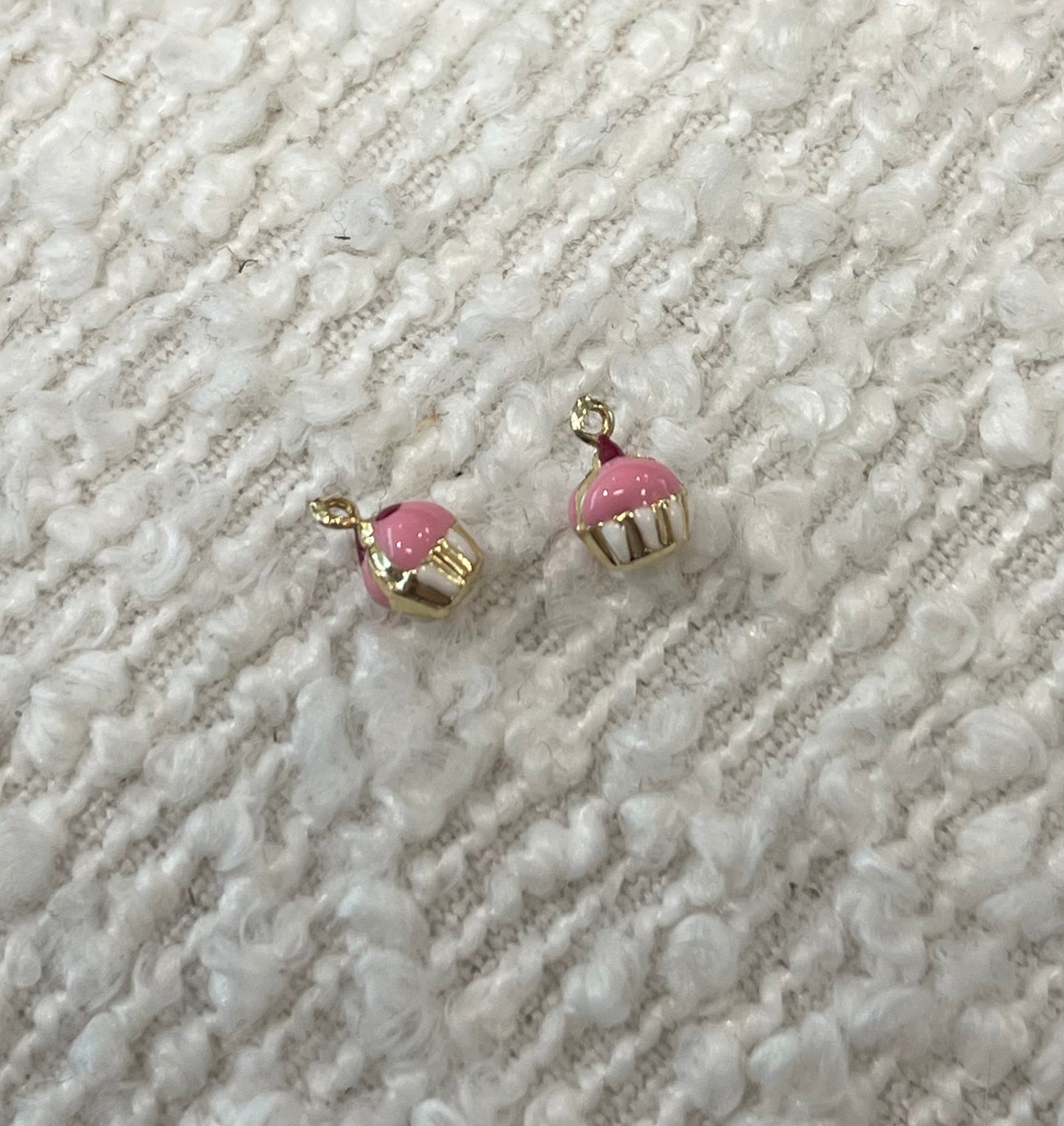 9ct Yellow Gold Enamel Cupcake charm