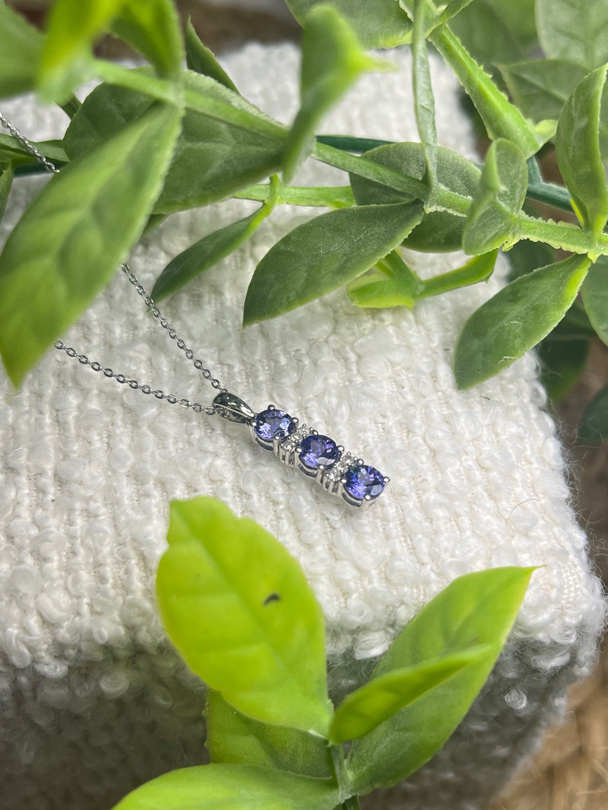 9ct White Gold Diamond & Tanzanite Pendant Necklace