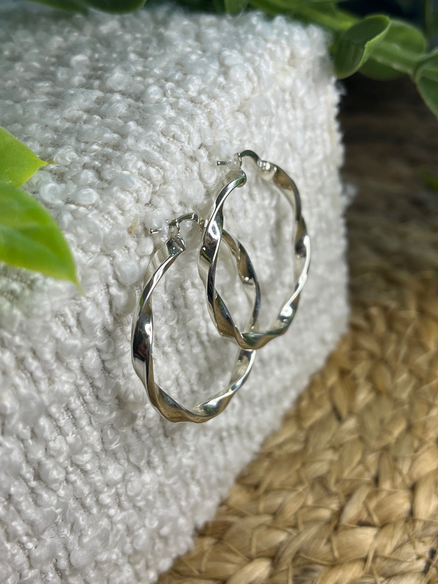 SILVER 25MM TWISTED HOOPS