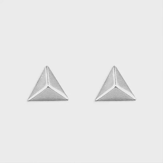 Small triangular pyramid stud