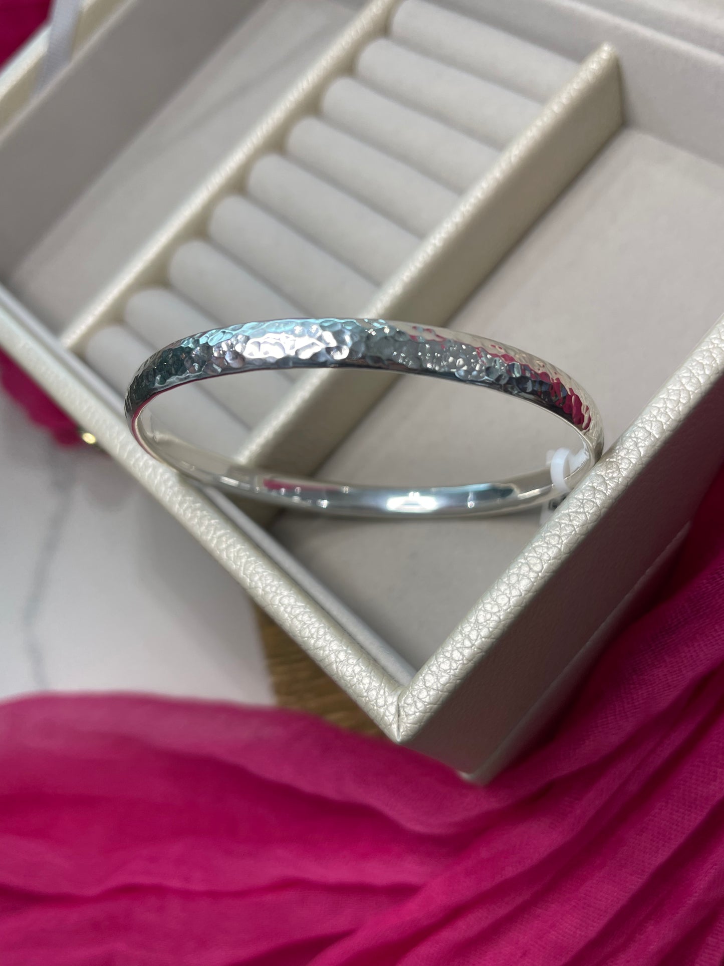 Silver 6mm Solid Hammered Comfort Fit Bangle