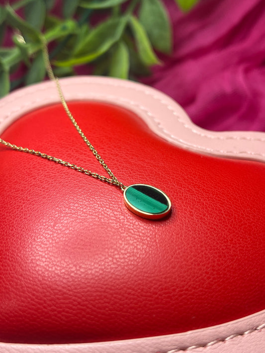 9ct Yellow Gold 11.5mm x 7.7mm Oval Malachite Adjustable Necklace 41cm/16" - 46cm/18"