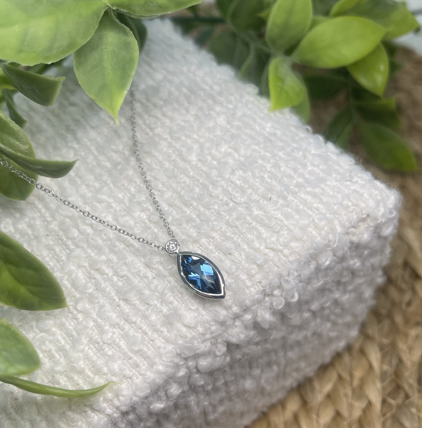 9CT WHITE GOLD DIAMOND & BLUE TOPAZ MARQUISE NECKLACE