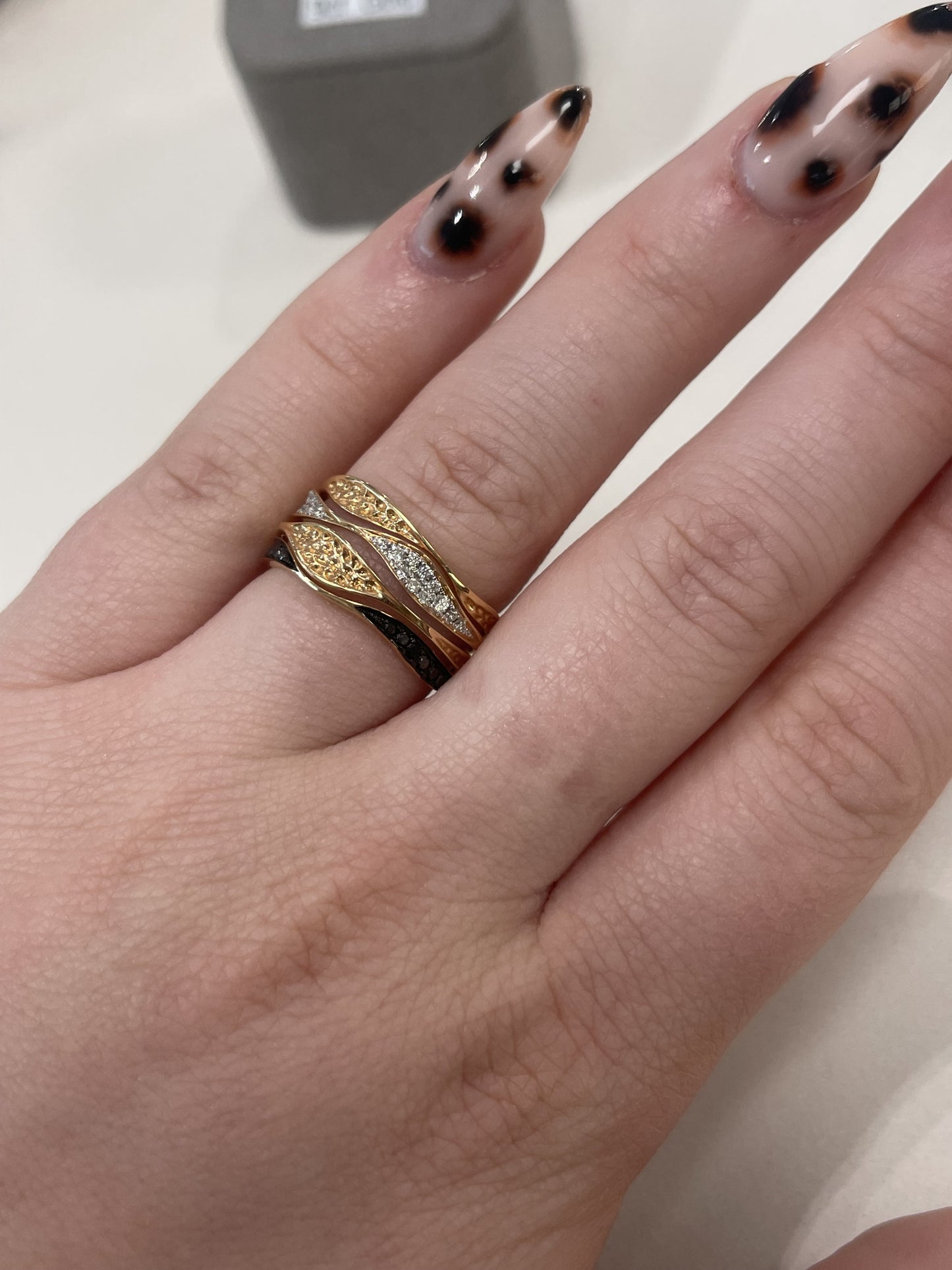 18k Rose and White Gold Hammered white & black diamond  Size M