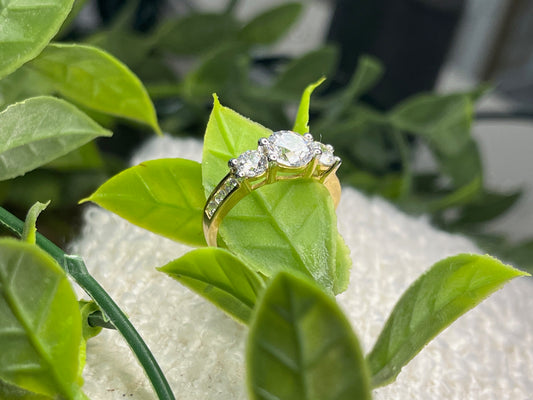 9ct Yellow Gold CZ Claw and Channel Set Ring