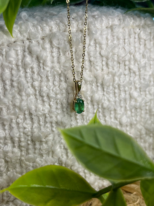 9ct Yellow Gold Diamond & Emerald Pendant Necklace