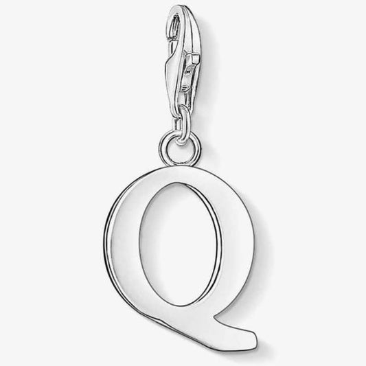 Charm pendant letter Q